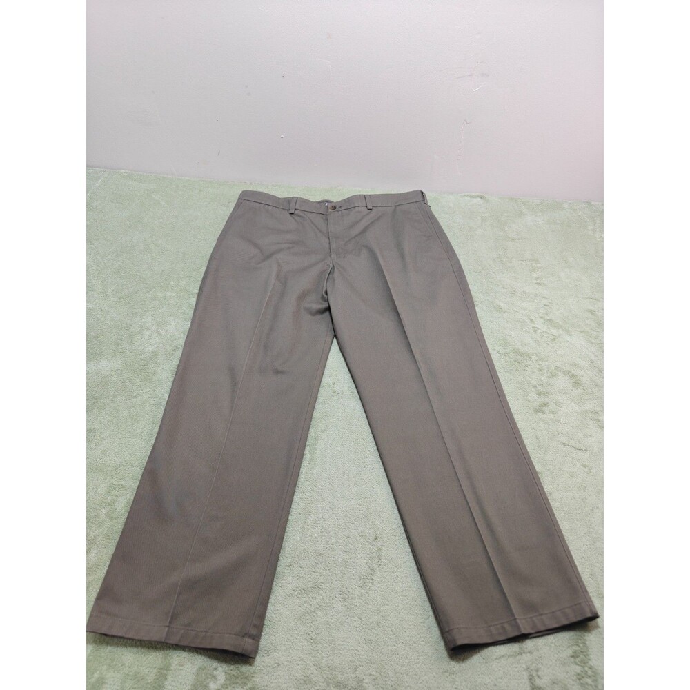 NWT St Johns Bay Mens 42x30 Brown Loose Fit Plain Front Worry Free Chino Pants